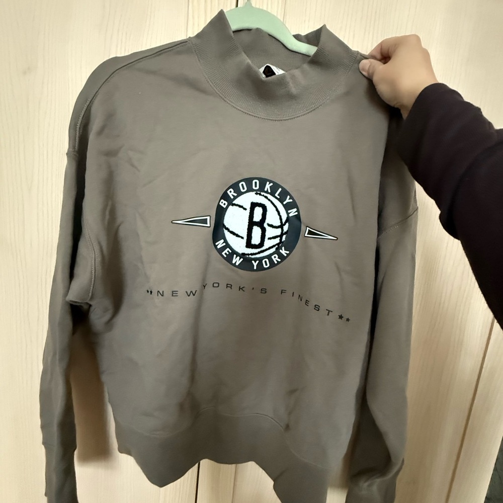 Brooklyn Nets fancy sweatshirt